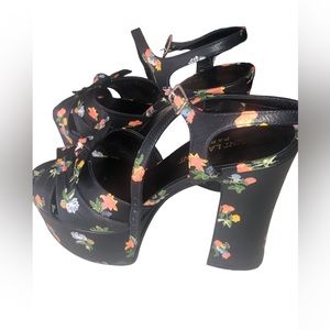 Bianca Knotted Floral Leather Platform Sandals